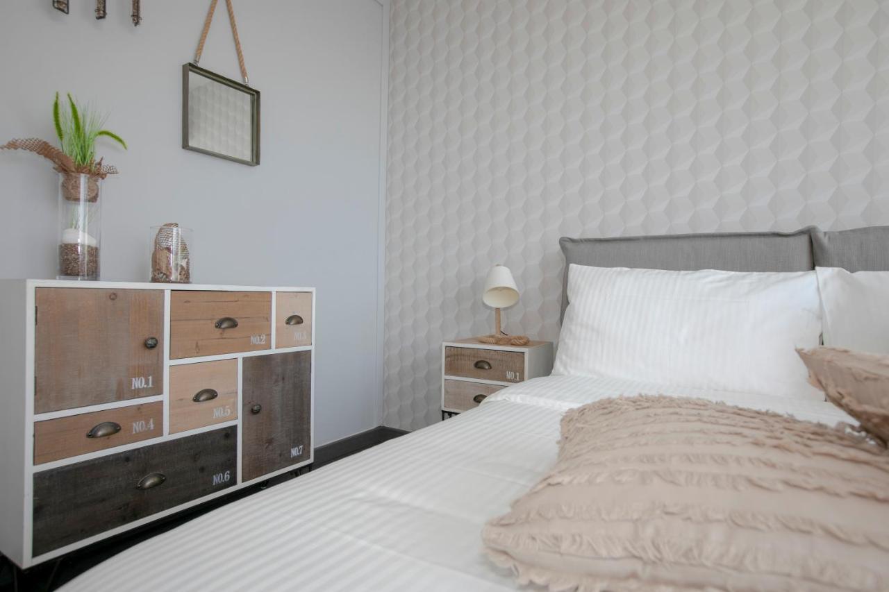Castiello B&B โรกบรูน-กัป-มาร์แต็ง ภายนอก รูปภาพ