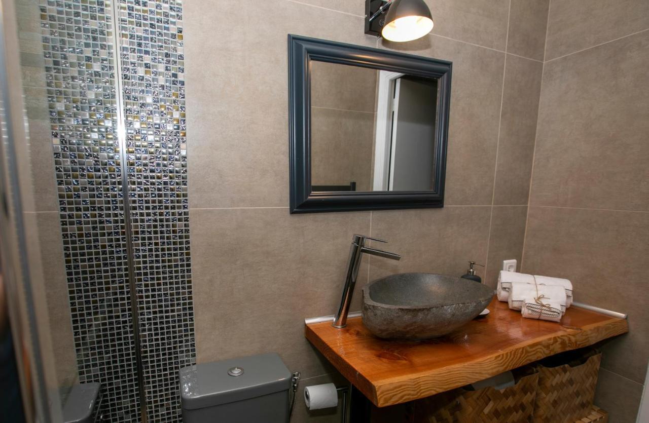 Castiello B&B โรกบรูน-กัป-มาร์แต็ง ภายนอก รูปภาพ